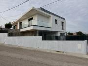 MORADIA TÉRREA T4 DE LUXO