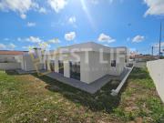 Moradia Térrea T4 inserida em condomínio privado com 3...