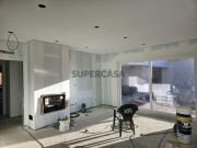 Moradia Térrea T4 inserida em condomínio privado com 3...