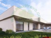 Moradia Térrea T4 Isolada Excelentes áreas e acabamentos