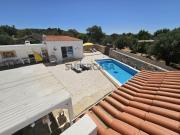 Moradia térrea V3+1 renovada com gosto situada a poucos...