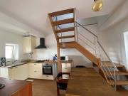 Moradia Totalmente Remodelada, Mobilada e Equipada –...