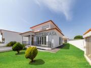 Moradia totalmente renovada em lote de 1215 m2 |...