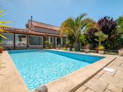 Moradia Tradicional com Piscina e Jardim Privativo Nadadouro