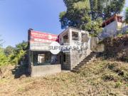 Moradia tri familiar em ruína com afetação de comércio e...