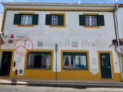 Moradia Triplex com Restaurante a funcionar, em São...