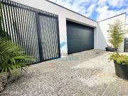 Moradia trrea Ac. Lareira, Garagem 2c. Jardim