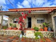 Moradia trrea com jardim e sto amplo, no Campo, Caldas...