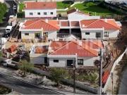 Moradia Trrea T4 inserida em condomnio privado com 3...