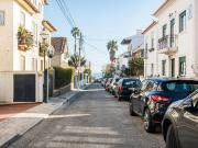 Moradia única na Parede, a poucos metros da praia