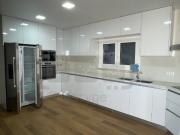 Moradia Unifamiliar com 3 pisos, jardim e agradável...