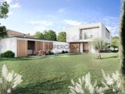Moradia Unifamiliar T4 com jardim e Piscina em Aveiro