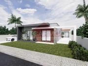 Moradia Unifamiliar Térrea com Piscina T4 2 Suítes + 2...