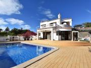 Moradia V3+1 à venda em Carvoeiro, concelho de Lagoa...