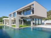 Moradia V3+1 de Luxo com Piscina e Total Vista Mar para...