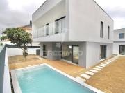 Moradia V3 à venda em concelho de Almada, Setúbal, Portugal