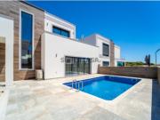 Moradia V3 com Piscina