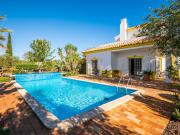 Moradia V3 com piscina aquecida entre São Brás de...