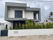 Moradia V3 com Piscina na Aroeira, Charneca da Caparica
