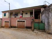 Moradia V3 com terraço em Póvoa de Lila