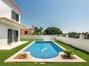 Moradia V3 Isolada com Piscina e Garagem em Alcantarilha...