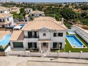 Moradia V3 Isolada com Piscina e Garagem, em Alcantarilha