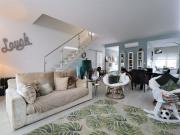 Moradia V3, na zona de Santa Cruz, em condomínio fechado