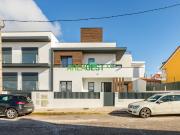 Moradia V4+1 no Casal Novo, Caneças