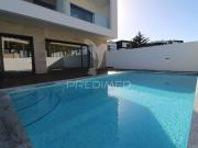 Moradia V4 à venda em concelho de Almada, Setúbal, Portugal