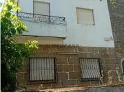 Moradia V4 para Remodelar | Antunes Guimarães Porto