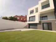 Moradia V4 com Garagem e Logradouro em Vale de Milhaços...