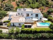 Moradia V4 com garagem e piscina aquecida em Almancil,...