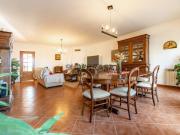 Moradia V4 com garagem em São Bernardino