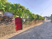 Moradia V4 com jardim na zona de Soutilha, Aguieiras
