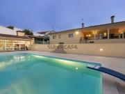 Moradia V4 com piscina e relvado Moradia V4 com piscina e relvado