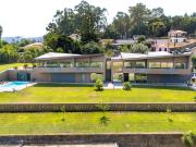 Moradia V4 com piscina e um grande jardim 242m²...