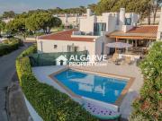 Moradia V4 com piscina perto do Golfe Course e Praia de...