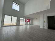 Moradia V4, Pé Direito Duplo, nova