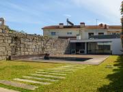 Moradia V5 em Senhora da Hora com jardim e piscina