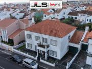 Moradia V6 Isolada no Centro de Ponta Delgada