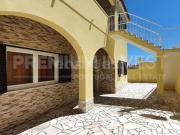 Moradia V6 remodelada, isolada em Porto Salvo, concelho...