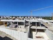 Moradia com acabamentos de luxo juntos aos campos de...