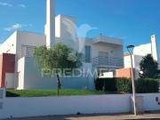Moradias de luxo Isoladas V4 com piscina e Vista para o mar