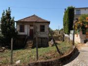2 Moradias para venda em Cavernães, com terreno de 545m2