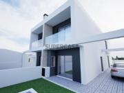 Moradias T3 Novas com Piscina | Duas Suítes | Fernão...