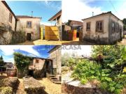 Moradias T6 + T2 com vários anexos e terreno com poço em...