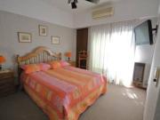 MORETO 59: Casa lote propio 5amb. garage patio