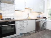Moreton Road, South Croydon CR2, 2 bedroom flat to rent...