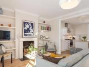 Mortimer Road, London, 2 Bedroom Maisonette