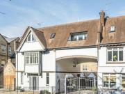 Mortlake High Street, London, 2 Bedroom Apartment